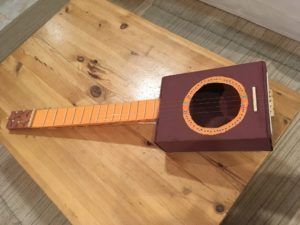 La caja de huevos camperos Pazo de Vilane se convierte en una guitarra