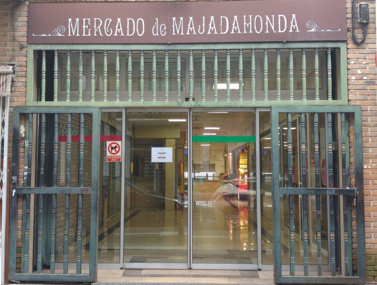 Mercado de Majadahonda, en la pollería de Manuel Álvaro,