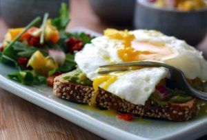 Por qué desayunar huevos camperos puede ayudar a tus hijos a terminar mejor el curso