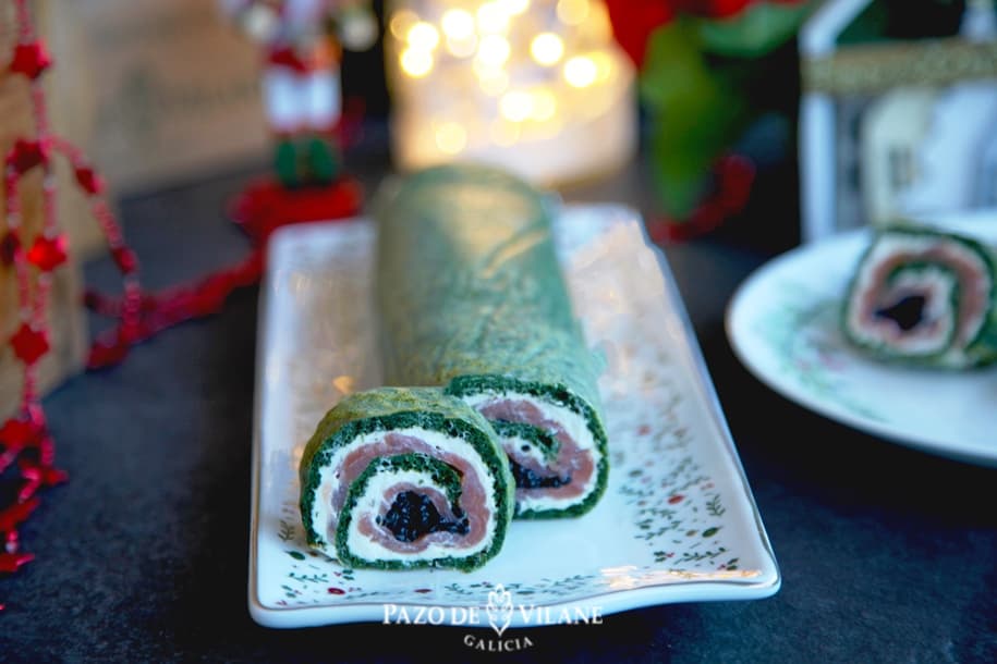 Tronco salado de Navidad de espinacas y salmón ahumado